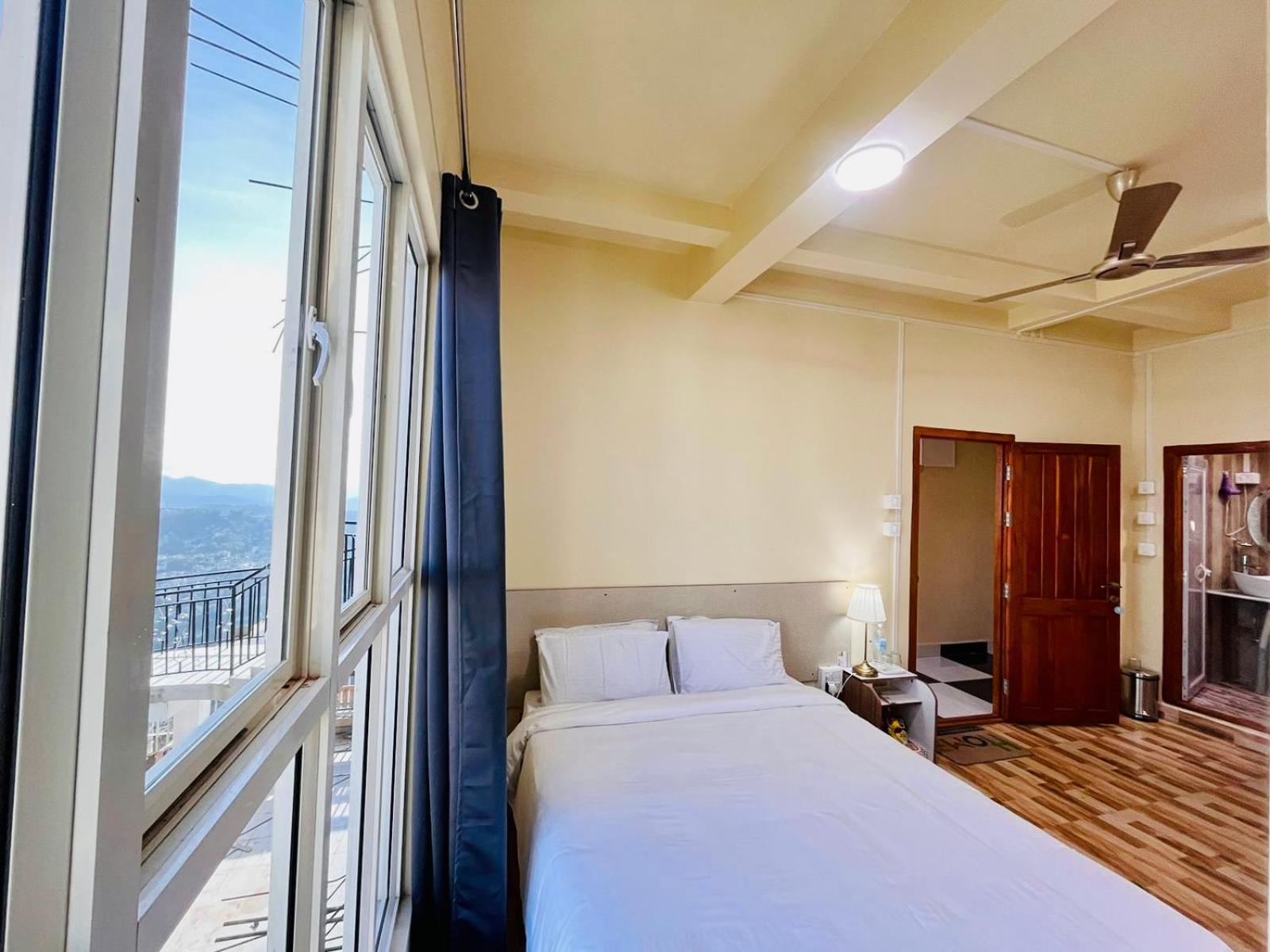 Aizawl Guest House Apartments Экстерьер фото